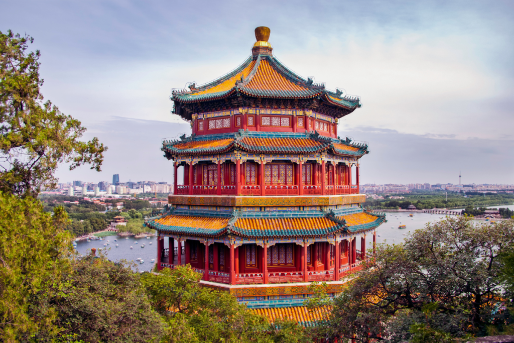 Beijing Issues Strong Warning to UK Over South China Sea Tensions